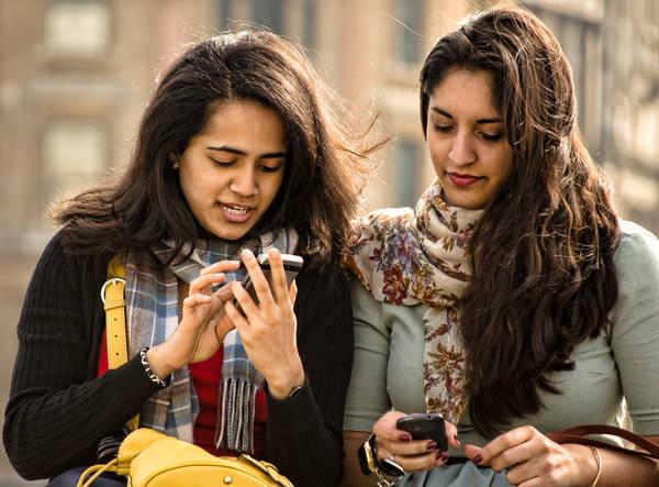 Heres-why-Indian-smartphone-users-are-quick-to-switch-their-devices.jpg