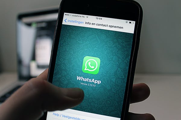 WhatsApp面向所有用户提供增强隐私功能，包括上线时间、个人照片和状态